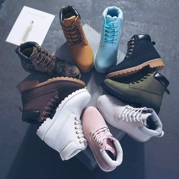 Winter White Unisex SHORT BOOTS Sz 40/8 (25 cm) - Picture 5 of 8